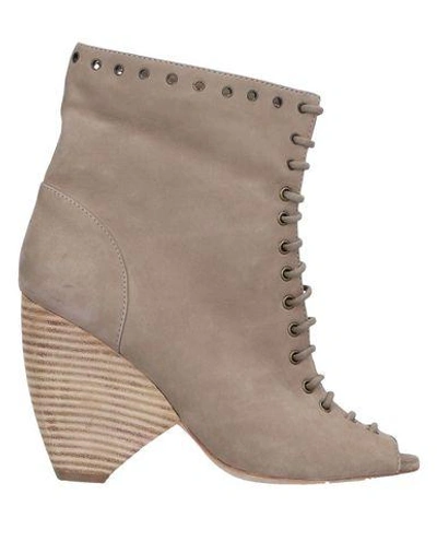 Marc By Marc Jacobs Ankle Boots In Dove Grey