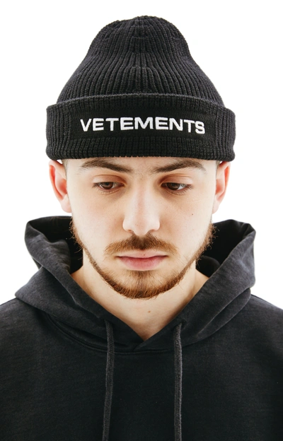 Vetements Logo Beanie In Black