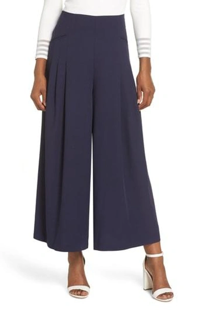 Eliza J Cropped Pants In Navy