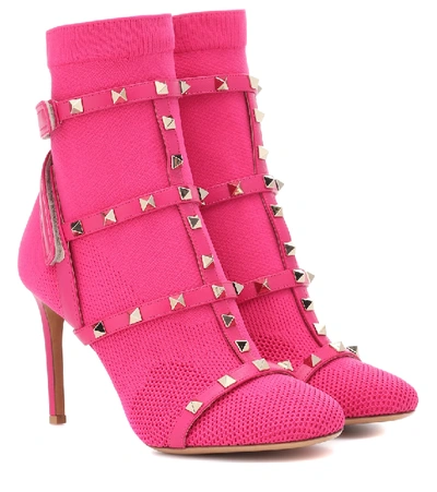Valentino Garavani Rockstud Bodytech Ankle Boots In Pink