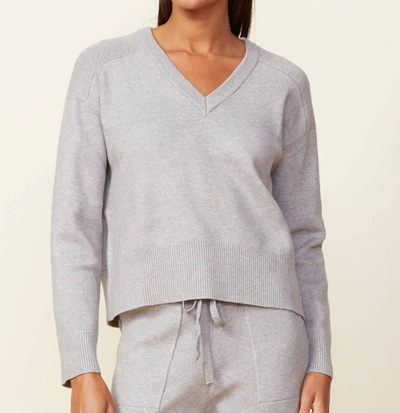 Monrow Knit V-neck Sweater In Heather Gray In Grey