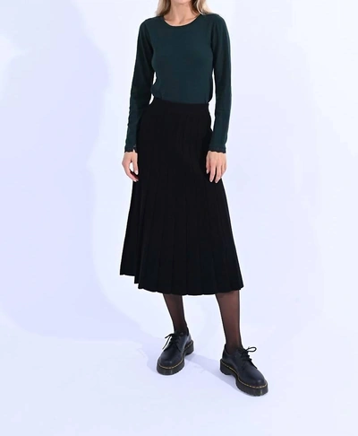 Molly Bracken Knitted Pleated Midi Skirt In Black