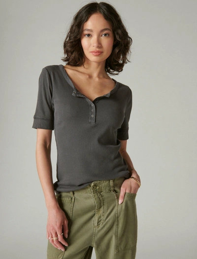 Lucky Brand Snap Front Short Sleeve Cotton Rib Henley In Black
