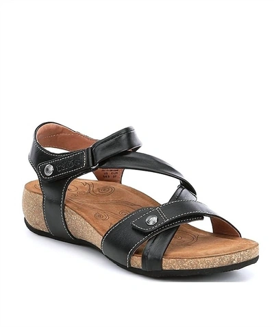 Taos Women's Universe Sandal - Medium Width In Black