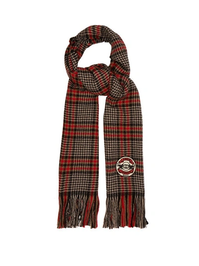 Gucci Fringed Houndstooth Check Logo-patch Scarf In Red