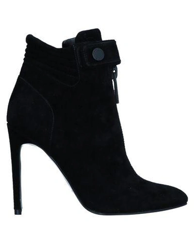 Kendall + Kylie Ankle Boot In Black