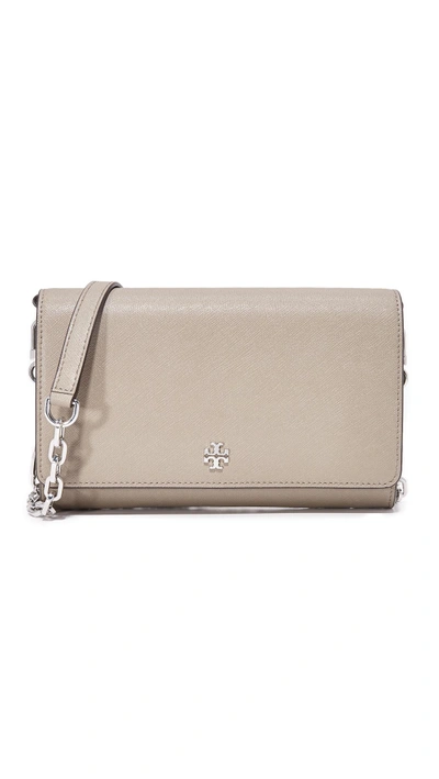 Tory Burch Robinson Chain Wallet In French Gray