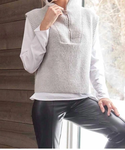 Rd Style Enid Sleevless Sweater In Grey In White