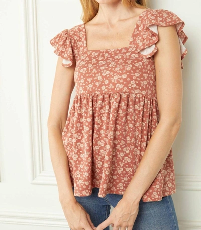 Entro Floral Flutter Sleeve Top In Brick In Red