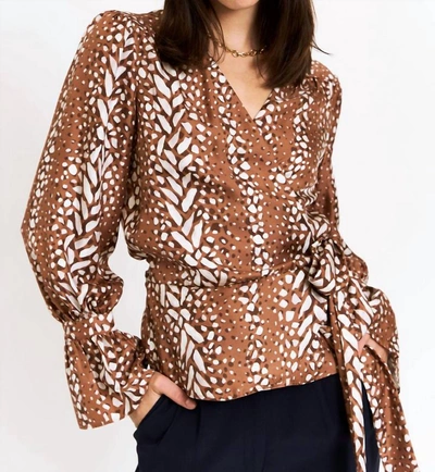Christy Lynn Kendall Top In Fawn In Brown