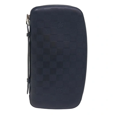 Pre-owned Louis Vuitton Atholl Leather Clutch Bag () In Black