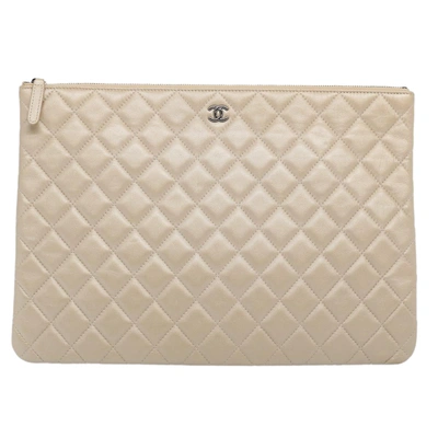 Pre-owned Chanel 2.55 Leather Clutch Bag () In Beige