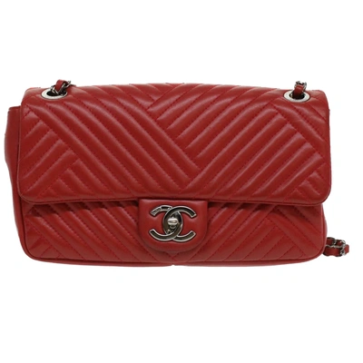 Pre-owned Chanel V-stich Leather Shoulder Bag () In Red
