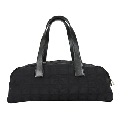 Pre-owned Chanel Travel Line Synthetic Shoulder Bag () In Black