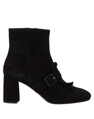 Cheville Ankle Boot In Black