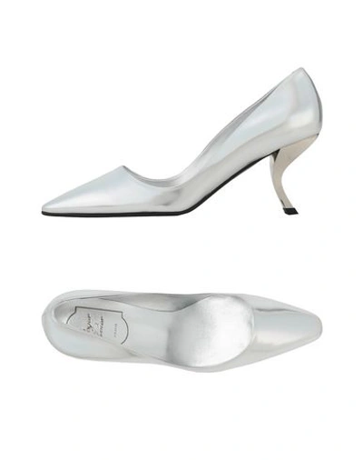 Roger Vivier Pumps In Silver