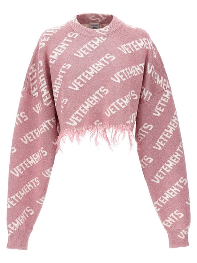 Vetements Iconic Lurex Monogram Cropped Jumper In Pink