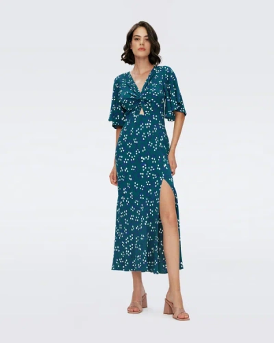 Diane Von Furstenberg Dvf In Huge Lily Of The Valley Sea Glas