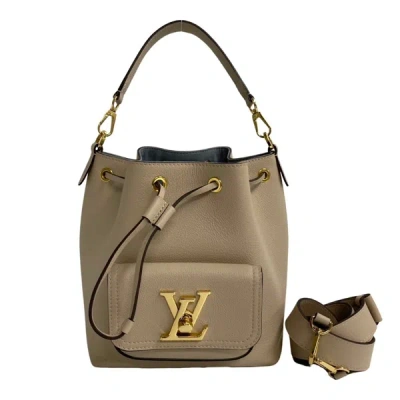 Pre-owned Louis Vuitton Lockme Bucket Leather Shoulder Bag () In Beige