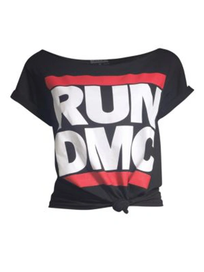 Alice And Olivia Rizo Run Dmc Roll Sleeve Tie-front Graphic Tee In Black Red