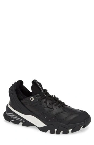 Calvin Klein 205w39nyc Carlos 10 Snapback Runner Sneaker In Black/whte