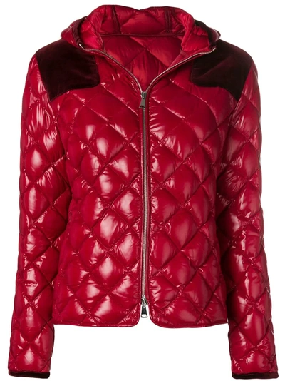 Moncler Diamond Quilted Puffer Jacket In Red