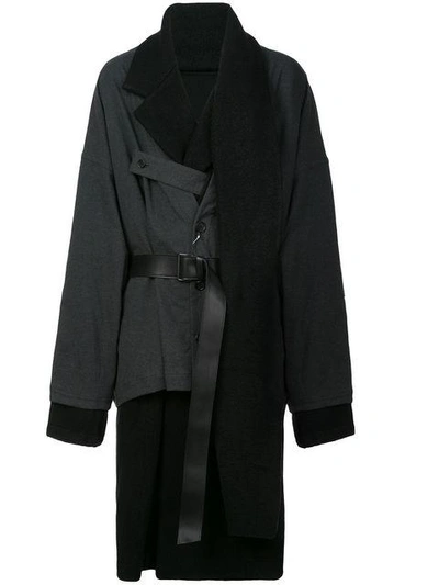 Yohji Yamamoto Mantel Im Lagen-look In Black