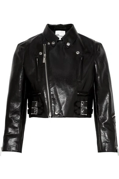 Noir Kei Ninomiya Cropped Faux Patent-leather Biker Jacket In Black