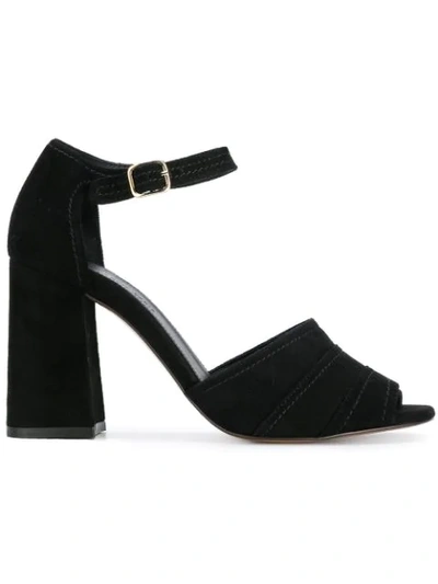 Tila March Lilas Sandals In Black