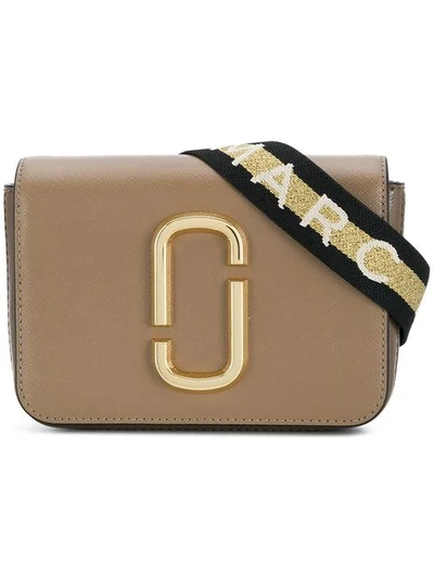 Marc Jacobs Hip Shot Logo Strap Bag In Brown