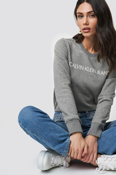 Calvin Klein Institutional Regular Crew Neck - Grey In Mid Grey Heather