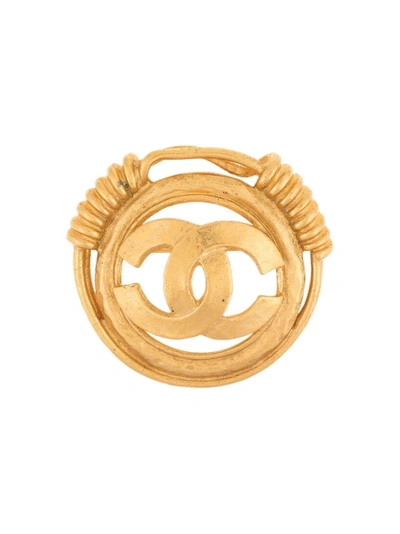 Pre-owned Chanel Vintage Round Cutout Cc Brooch - Metallic