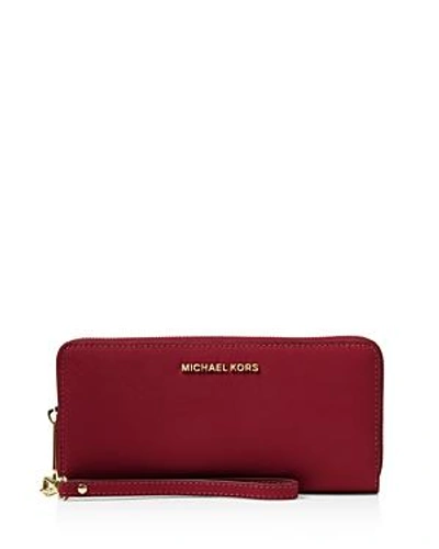 Michael Michael Kors Wallet - Jet Set Travel Continental Saffiano In Maroon/gold