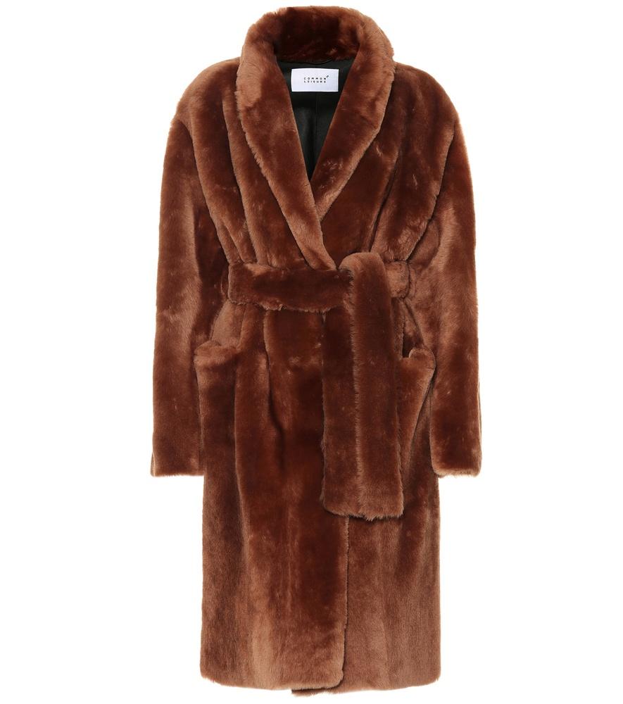 Common Leisure Robe Shearling Coat In Brown | ModeSens