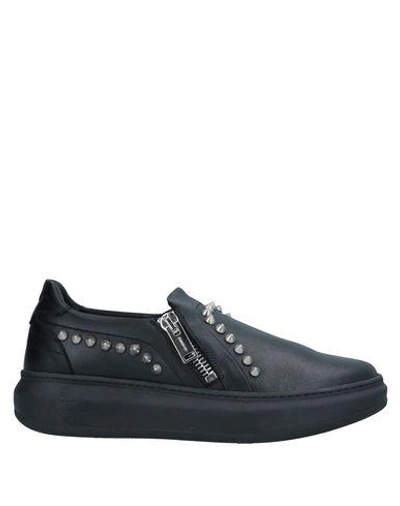 Les Hommes Sneakers In Black