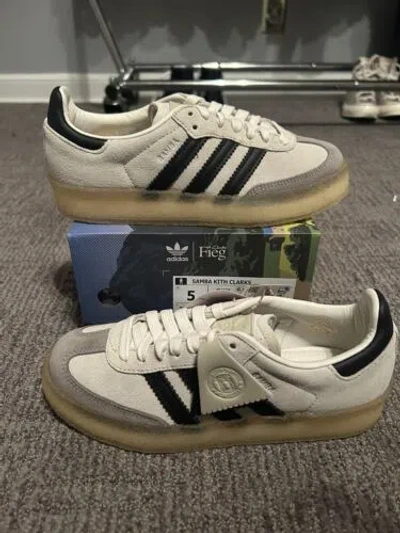 Pre-owned Adidas Originals Men 5 / Women 6.5 - Adidas X Kith X Clark's 8th Street Samba "black" - Ie4033 In White