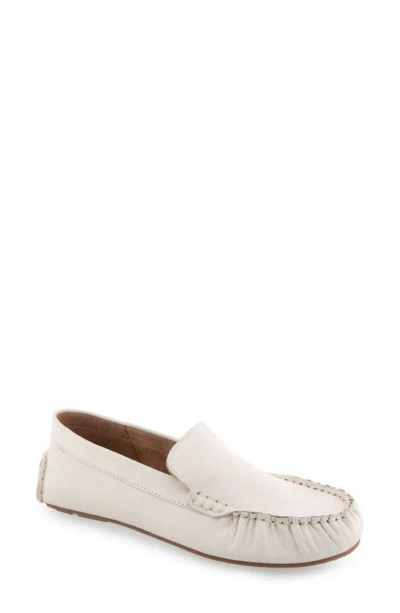 Aerosoles Coby Moc Toe Loafer In Eggnog Leather