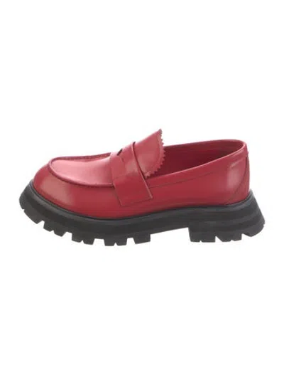 Pre-owned Alexander Mcqueen Leather Loafers In Red