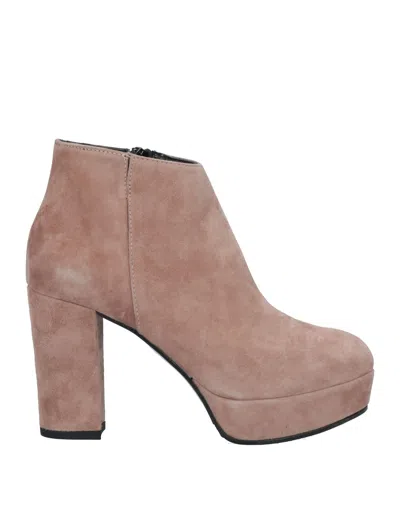 Andrea Pinto Ankle Boots In Dove Grey