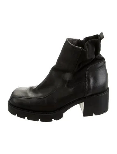 Pre-owned Aquatalia Leather Chelsea Boots In Black