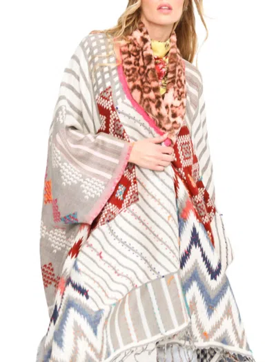 Aratta Nobel Blanche Poncho In Multi In White