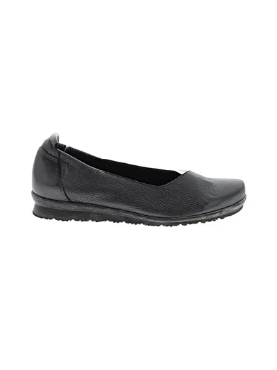Pre-owned Arche Flats In Black