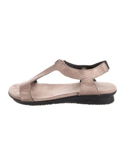 Pre-owned Arche Leather T-strap Sandals In Multicolor