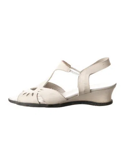 Pre-owned Arche Suede T-strap Sandals In Neutrals