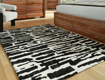 Ashley Bramshaw 5' X 7' Rug In Black/ivory