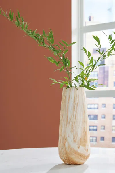 Ashley Cammen Vase In Tan/white