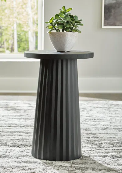 Ashley Ceilby Accent Table In Black