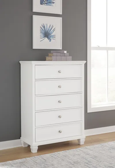 Ashley Fortman 5 Drawer Dresser In White