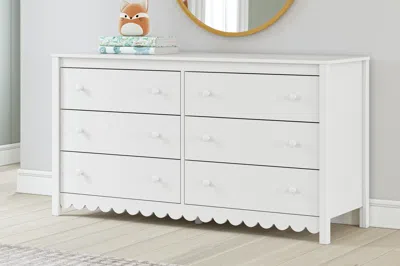 Ashley Hallityn 6 Drawer Dresser In White