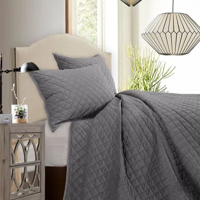 Ashley Hiend Accents Diamond Twin Velvet Quilt In Gray